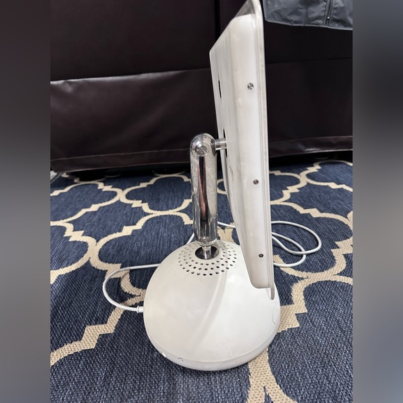 iMac G4 - Picture 2 of 5